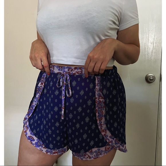 Shorts - Picture 4 of 6